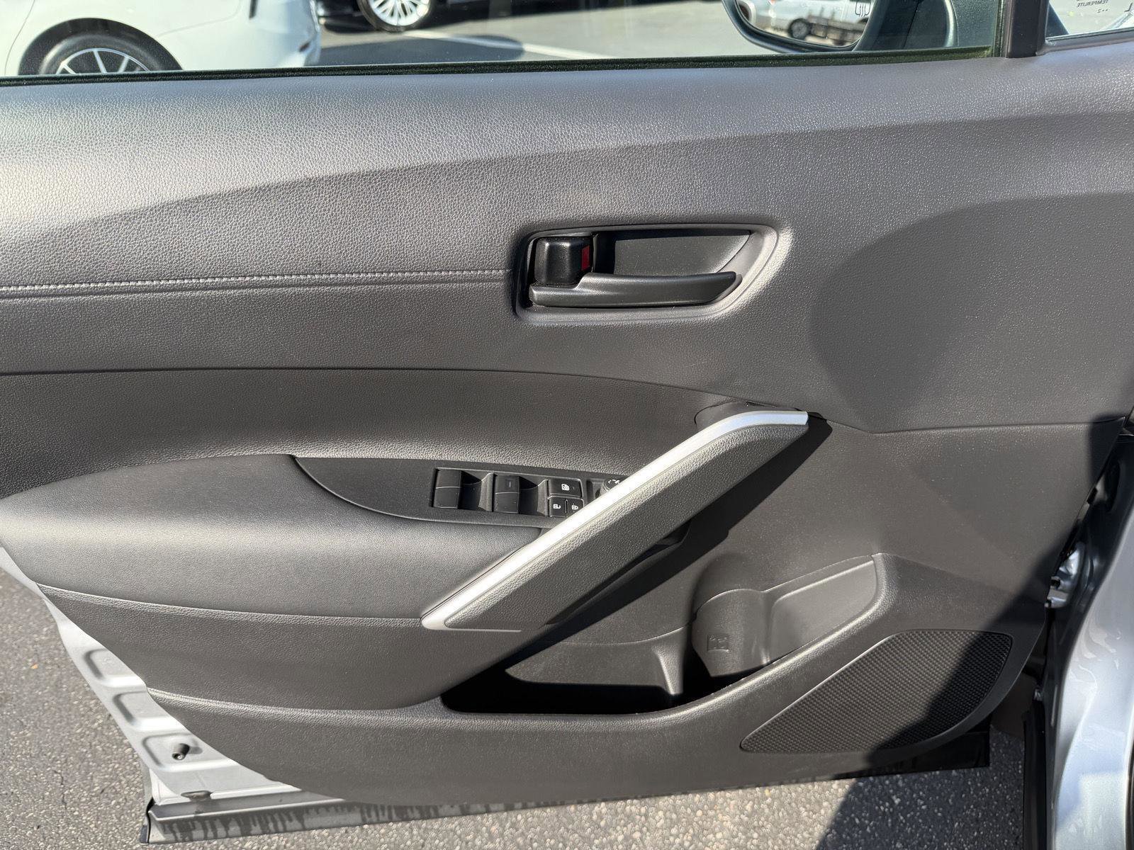 Used 2023 Toyota Corolla Cross LE image 10