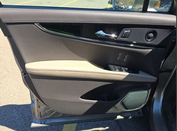 Used 2023 Lincoln Nautilus Reserve w/ Equipment Group 201A AWD/4WD image 8