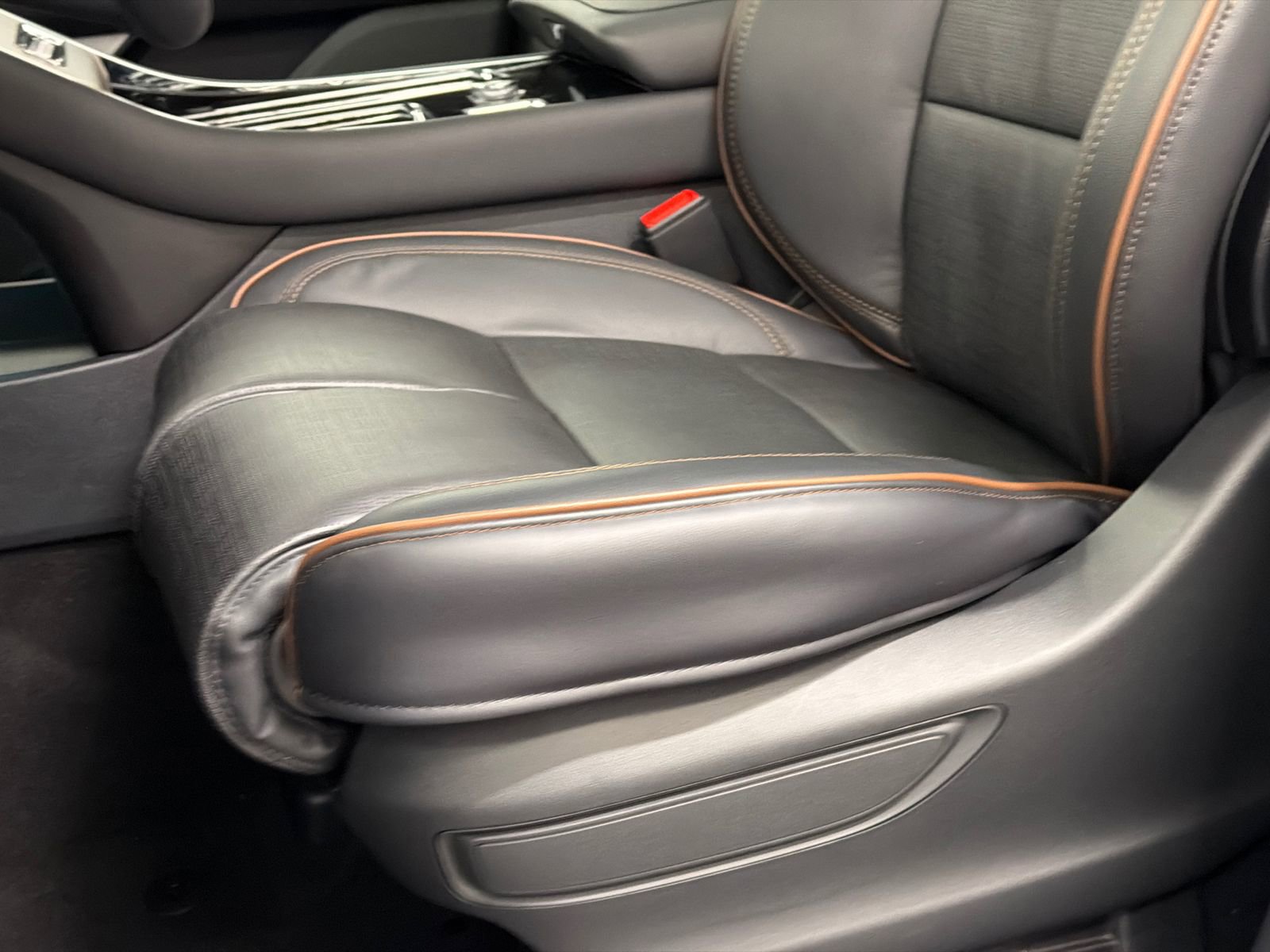 New 2026 Lincoln Aviator Black Label w/ Dynamic Handling Package image 18