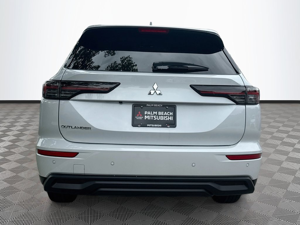 New 2026 Mitsubishi Outlander ES FWD image 6