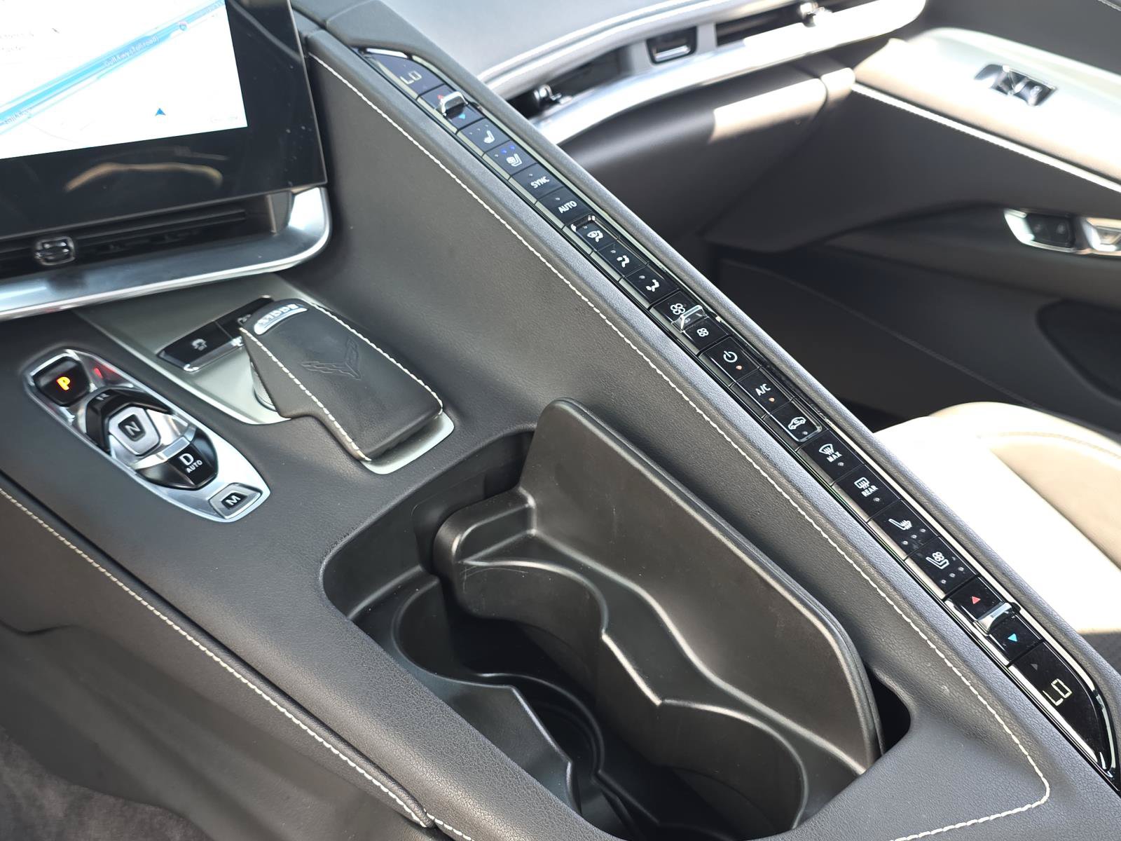 Used 2025 Chevrolet Corvette Stingray Preferred Conv w/ Z51 Performance Package RWD image 18