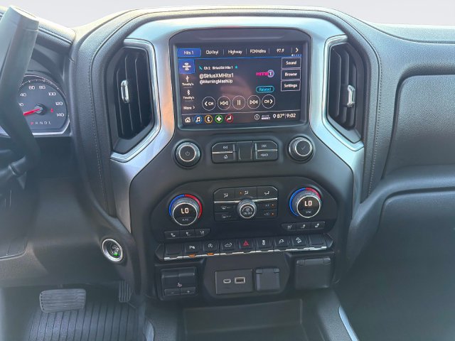 Used 2020 Chevrolet Silverado 1500 LTZ w/ LTZ Convenience Package AWD/4WD image 27