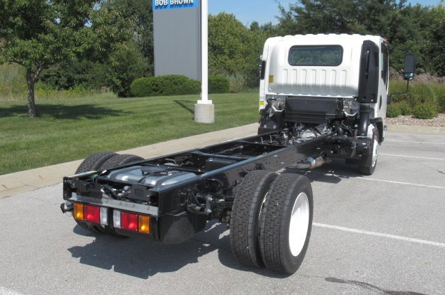 New 2025 Chevrolet Low Cab Forward image 3