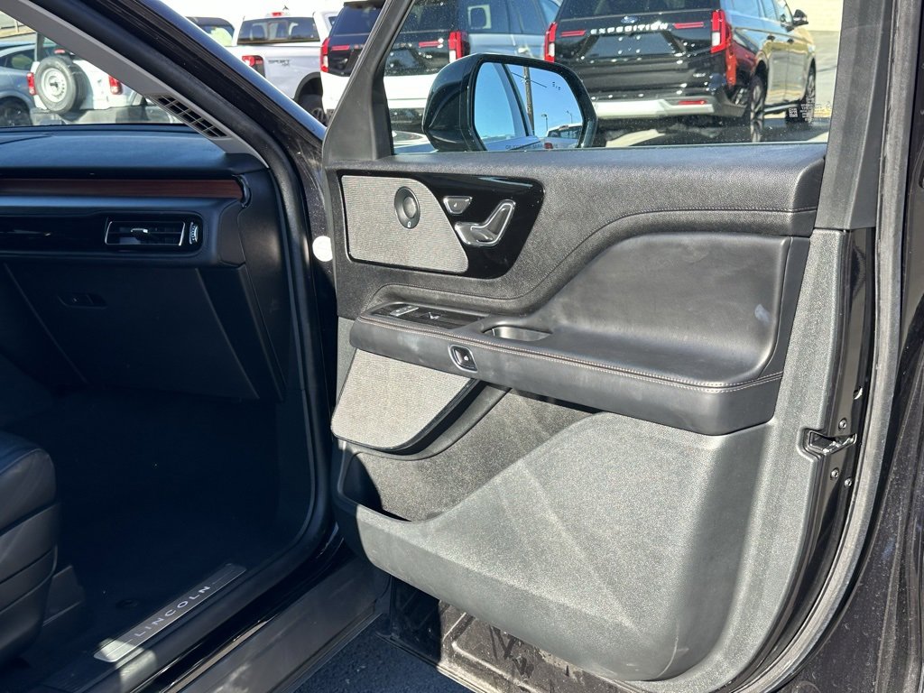 Used 2023 Lincoln Aviator Reserve image 14