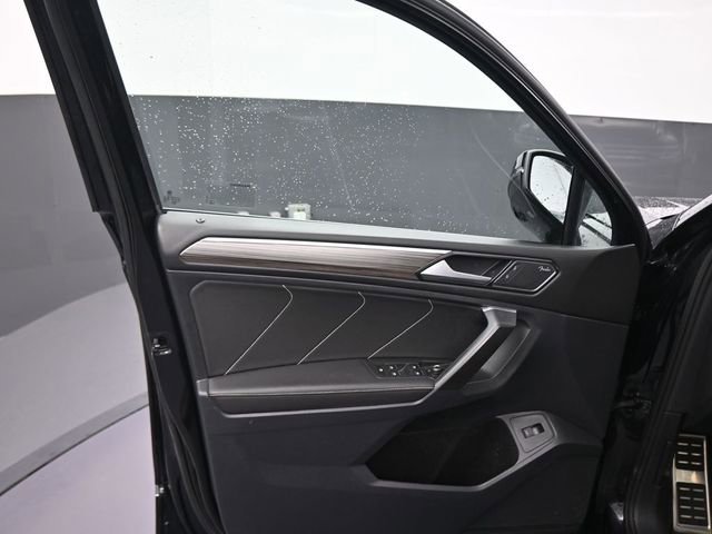 Used 2022 Volkswagen Tiguan SEL R-Line image 20