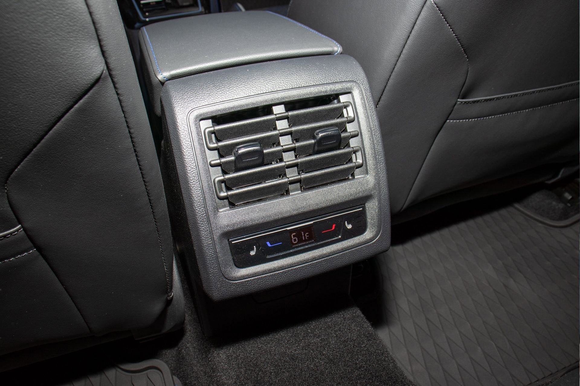 Used 2025 Volkswagen Golf w/ Euro Style Package image 20