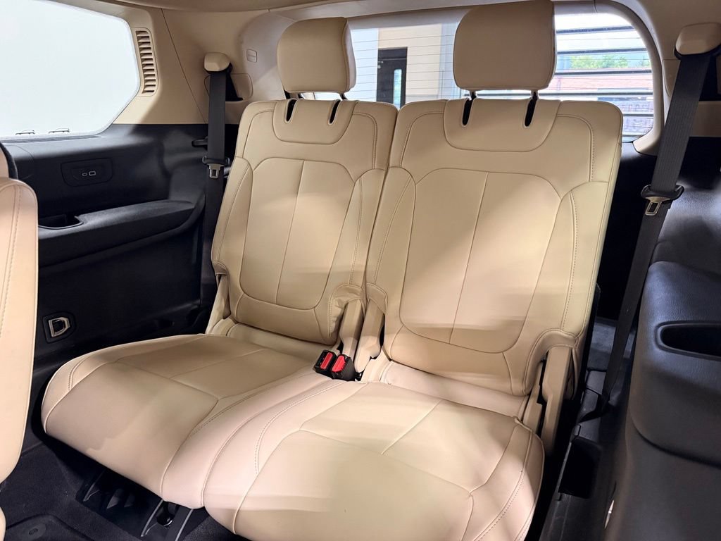 Used 2022 Jeep Grand Cherokee L Limited AWD/4WD image 20