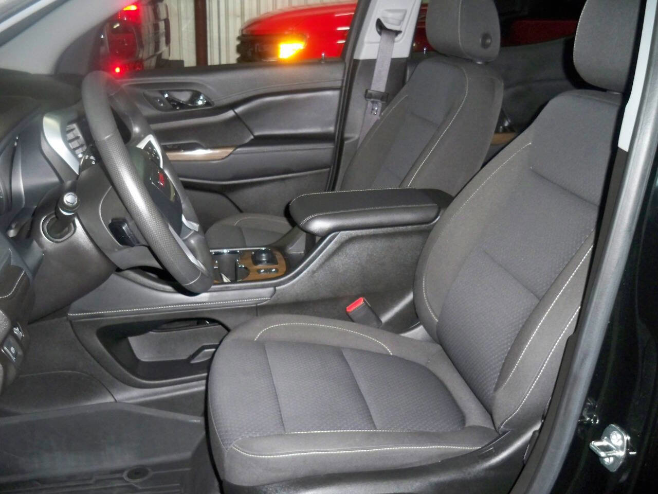 Used 2023 GMC Acadia SLE w/ Driver Convenience Package image 8