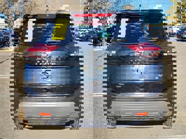 Certified 2023 Nissan Rogue SV image 4