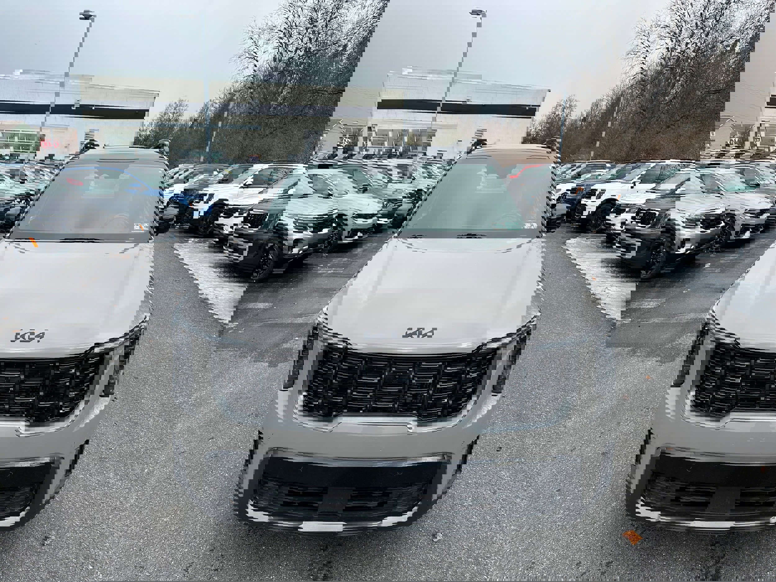 Used 2025 Kia Sorento SX Prestige w/ Olive Brown Leather Package image 2