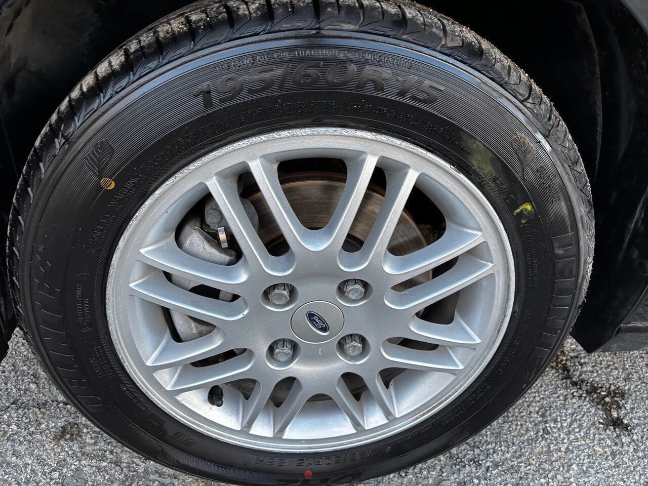 Used 2010 Ford Focus SE image 20