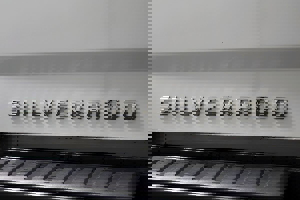 Used 2018 Chevrolet Silverado 1500 W/T AWD/4WD image 12