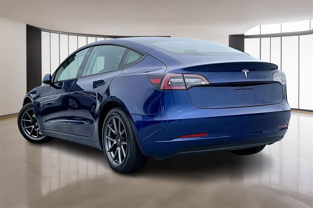 Used 2023 Tesla Model 3 Standard Range image 4