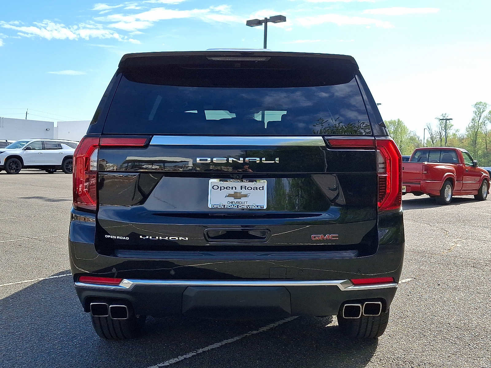 Used 2025 GMC Yukon Denali image 6