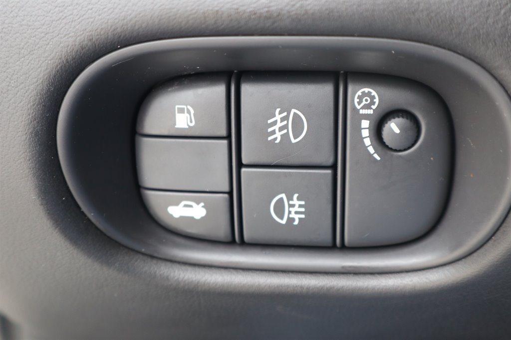 Used 2007 Jaguar XK Coupe RWD image 32