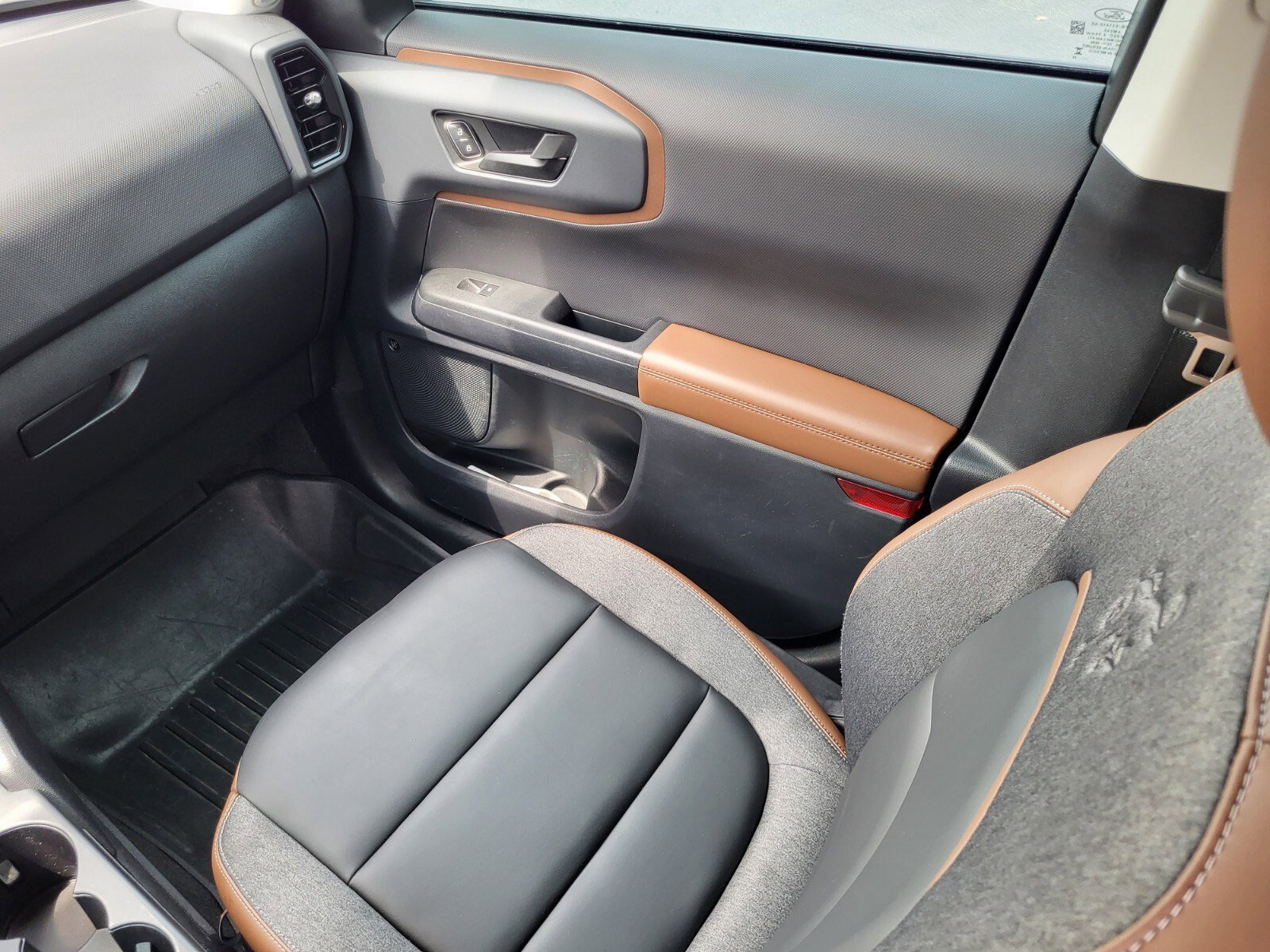 Certified 2024 Ford Bronco Sport Outer Banks w/ Tech Package image 17