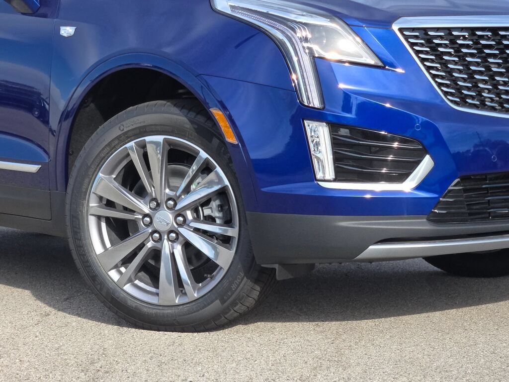 New 2025 Cadillac XT5 Premium Luxury w/ LPO, Floor Liner Package FWD video 3