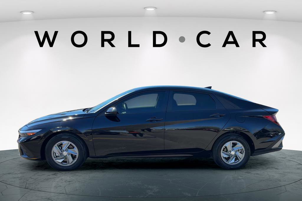Certified 2025 Hyundai Elantra SE FWD image 6