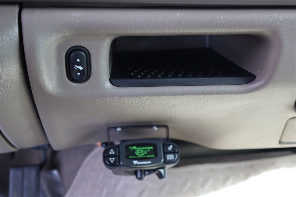 Used 2004 Ford Excursion Eddie Bauer AWD/4WD image 36