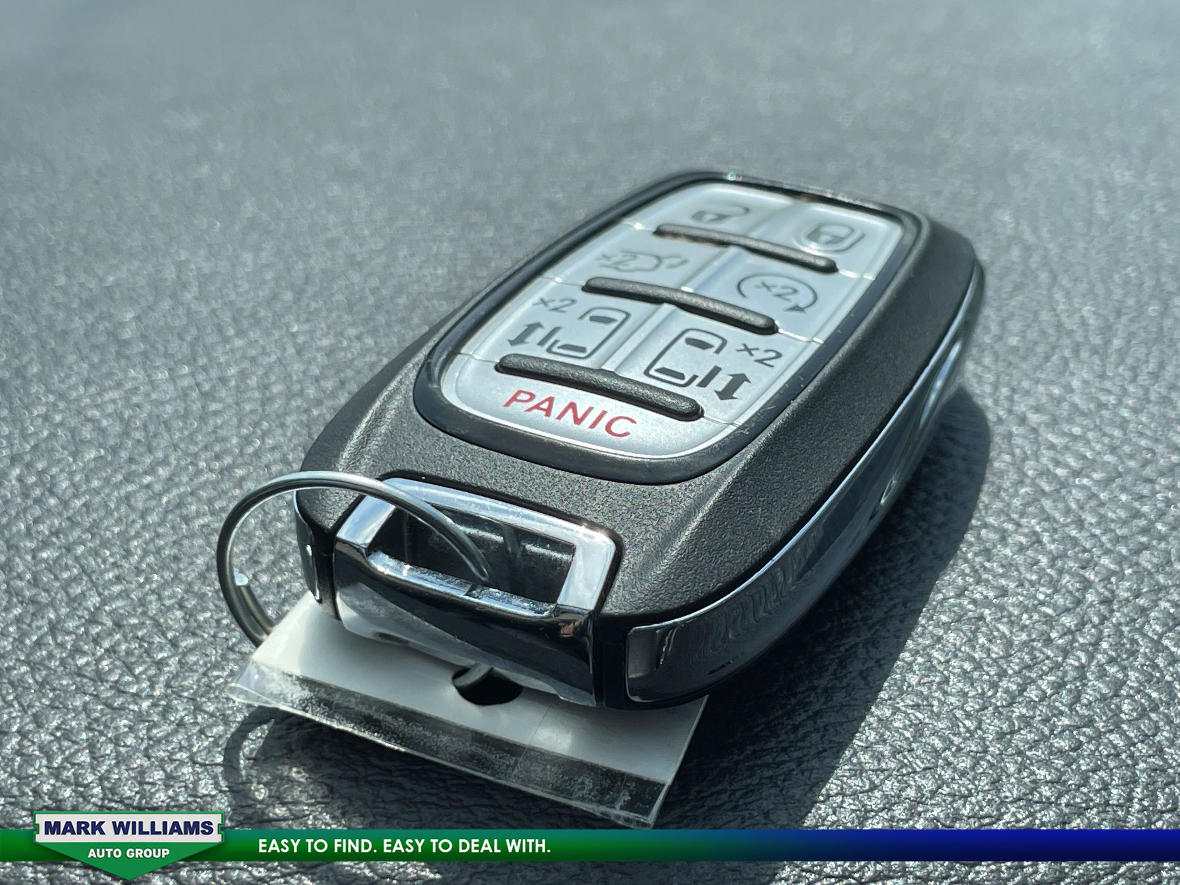 Used 2024 Chrysler Pacifica Limited w/ S Appearance Package image 26