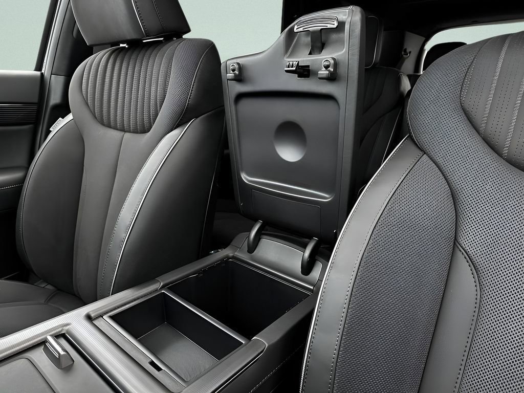 Used 2025 Hyundai Palisade Calligraphy image 18