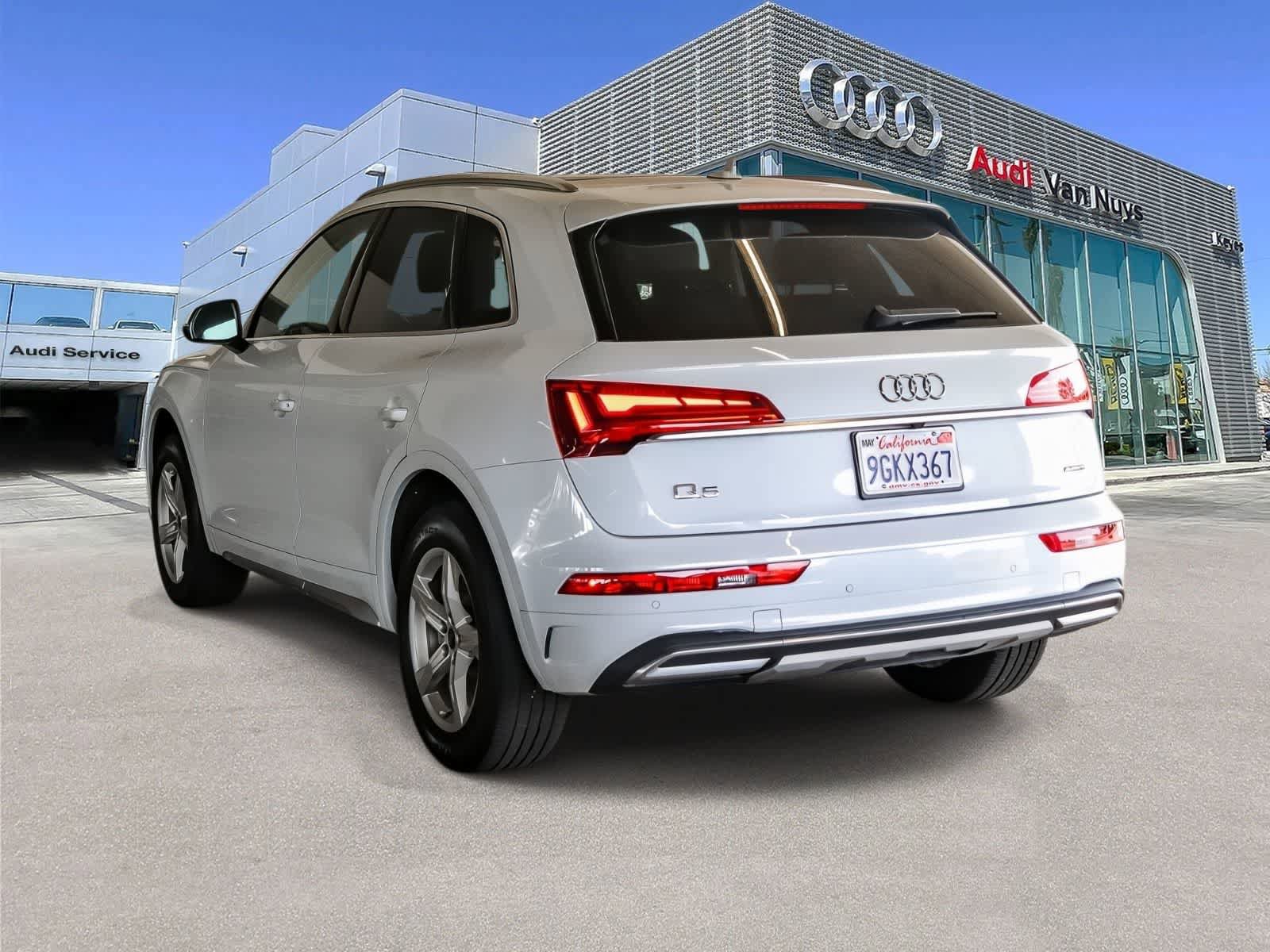 Used 2023 Audi Q5 2.0T Premium w/ Convenience Package AWD/4WD image 2