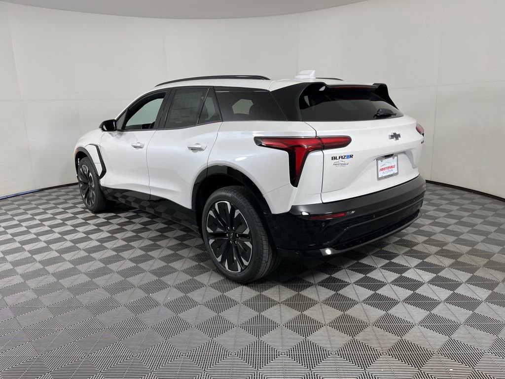 New 2025 Chevrolet Blazer EV RS w/ Super Cruise Package AWD/4WD image 17