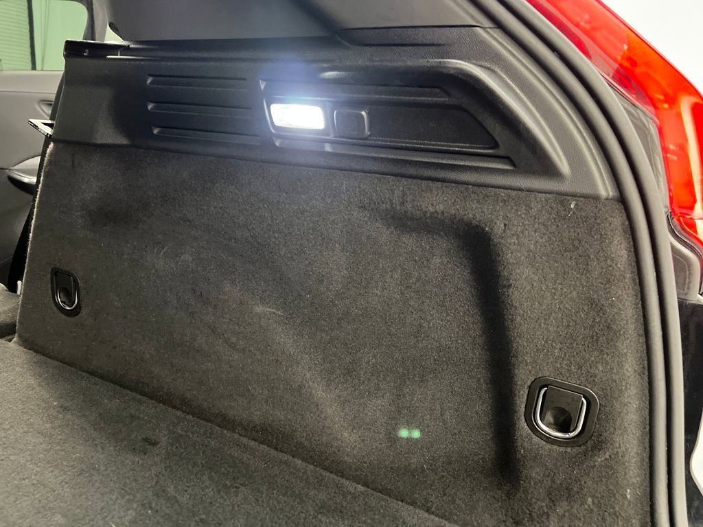 Used 2024 Cadillac XT4 Premium Luxury image 32