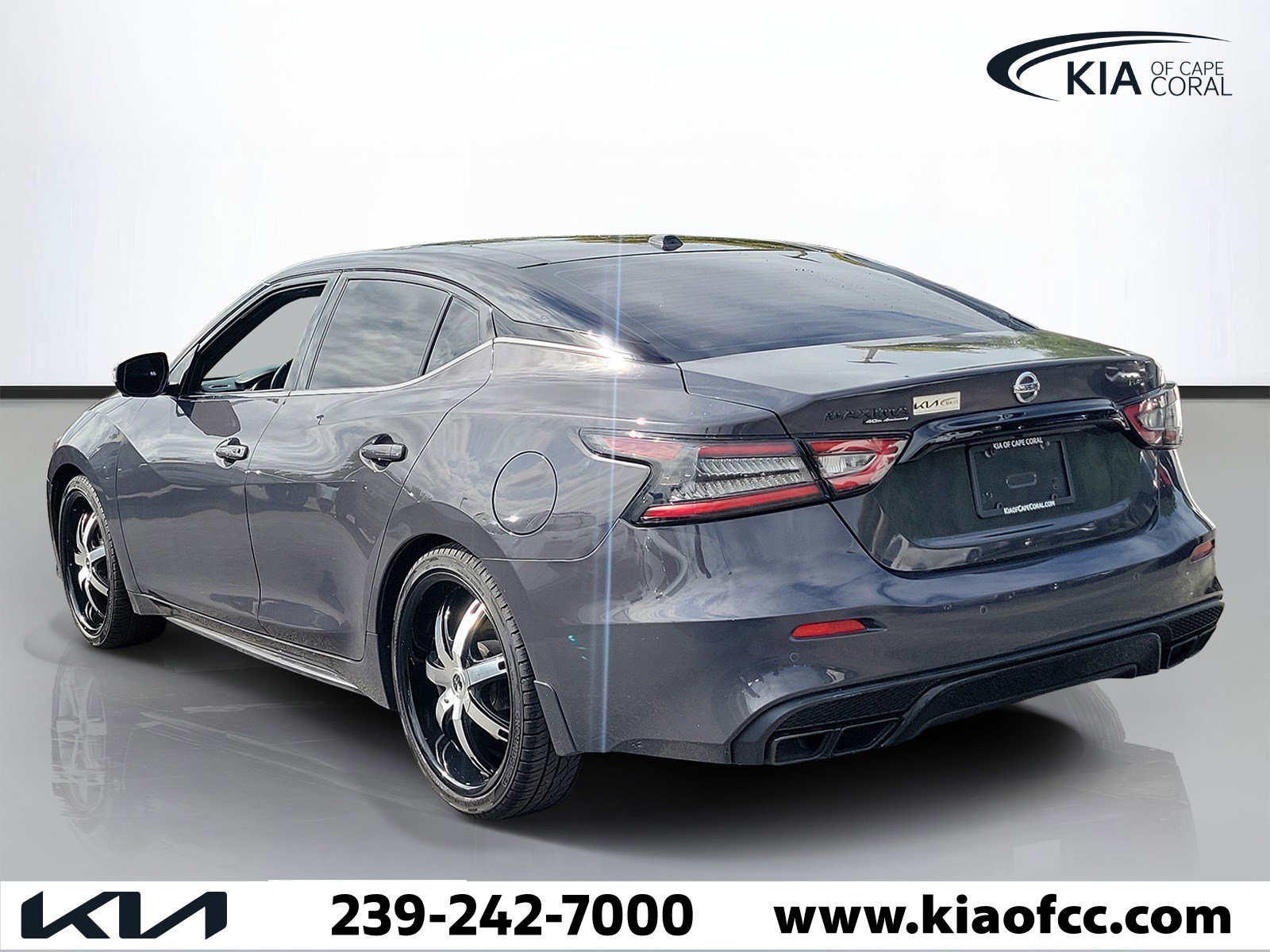 Used 2021 Nissan Maxima Platinum w/ 40th Anniversary Package FWD image 4
