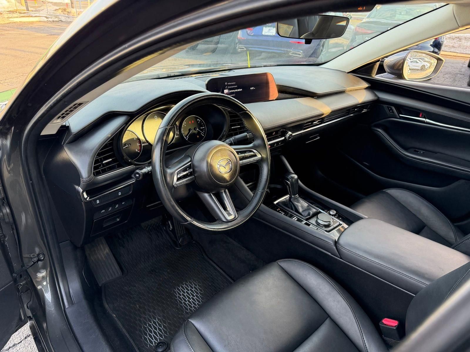 Used 2021 MAZDA MAZDA3 s image 22