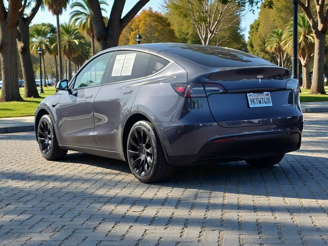 Used 2023 Tesla Model Y 2WD image 7