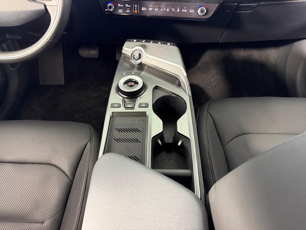 Used 2024 Kia EV6 Wind w/ Wind Technology Package AWD/4WD image 17