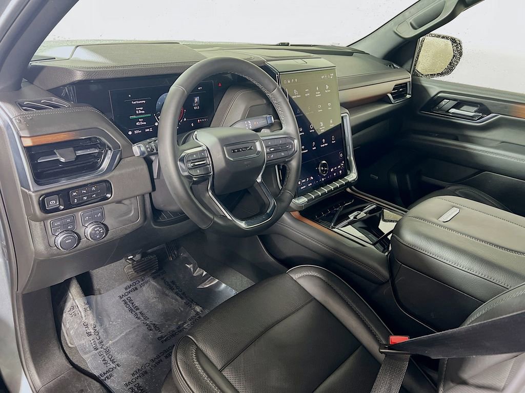 Used 2025 GMC Yukon XL Denali image 9