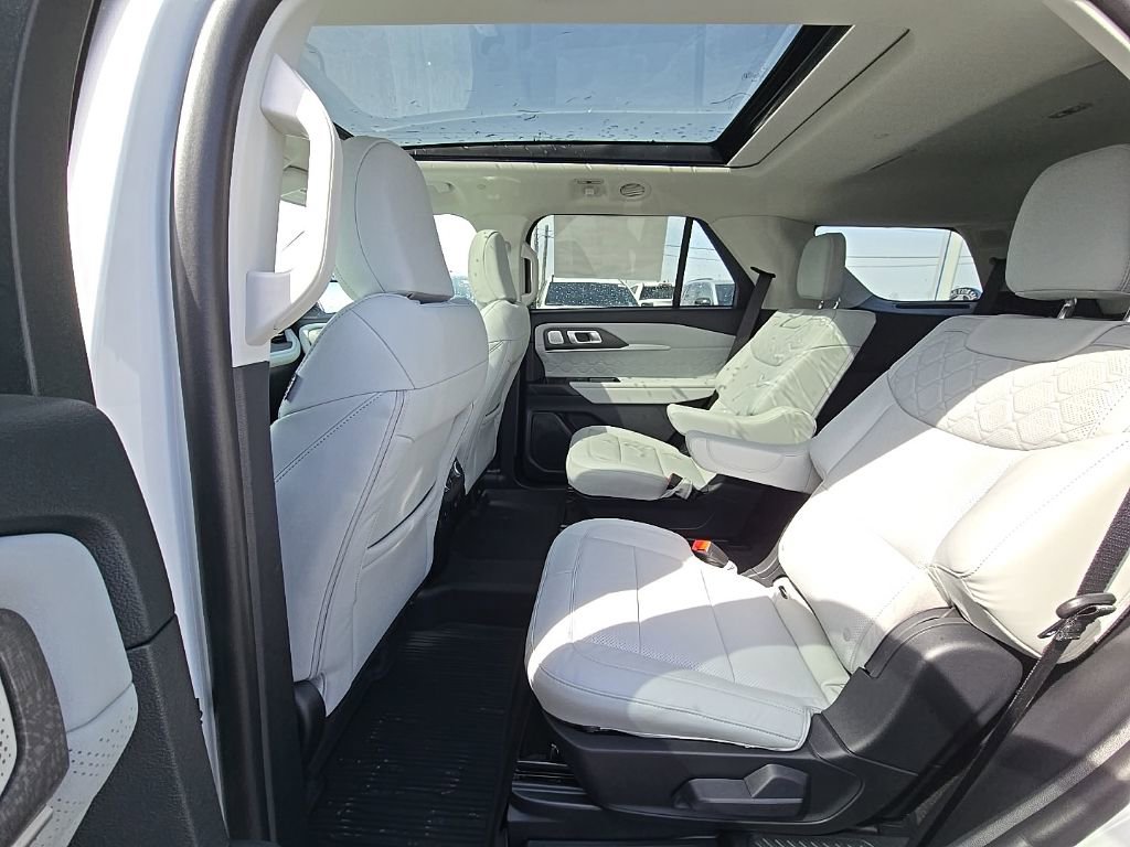 New 2026 Ford Explorer Platinum w/ LUX Leather Package image 39