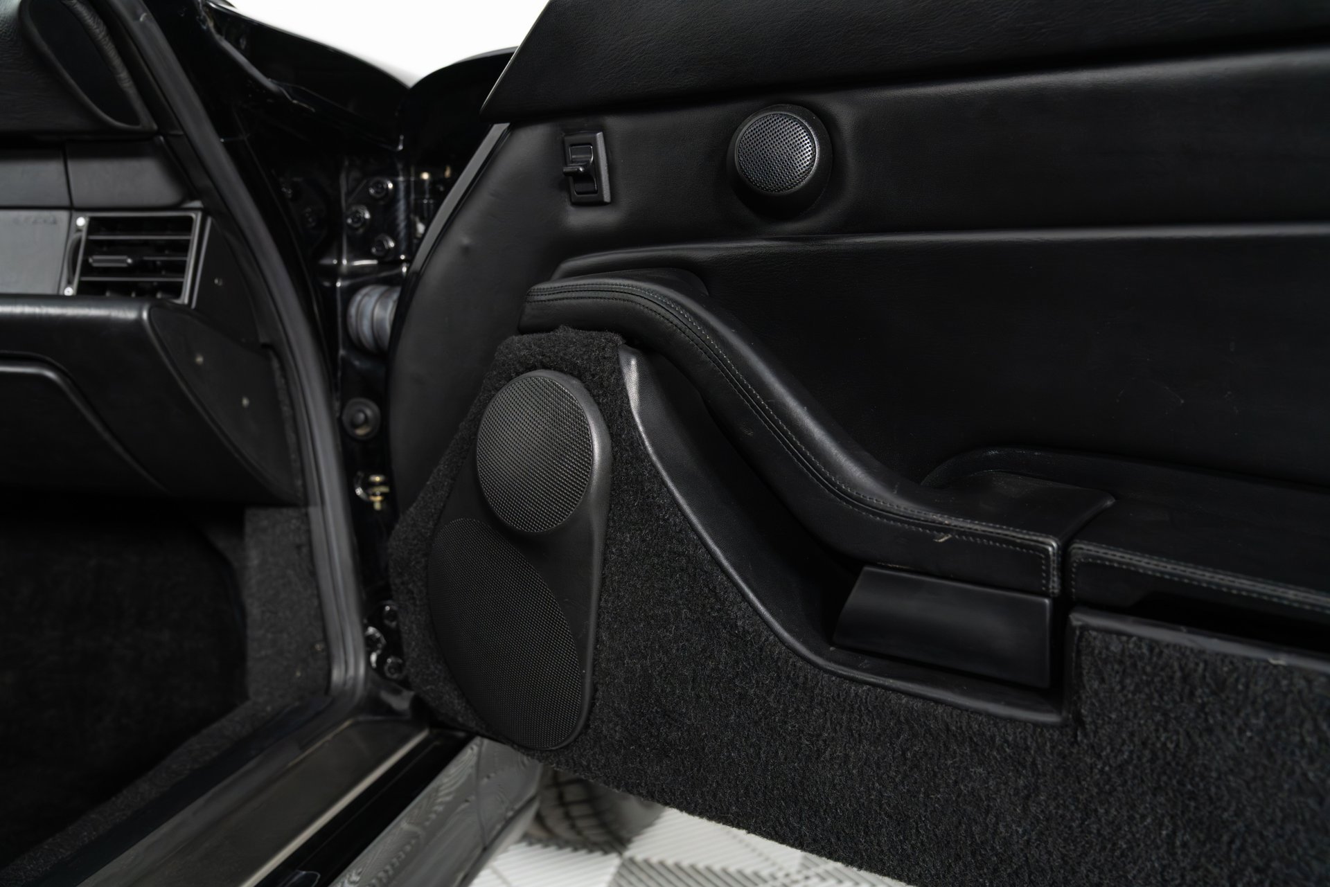 Used 1996 Porsche 911 Turbo RWD image 15