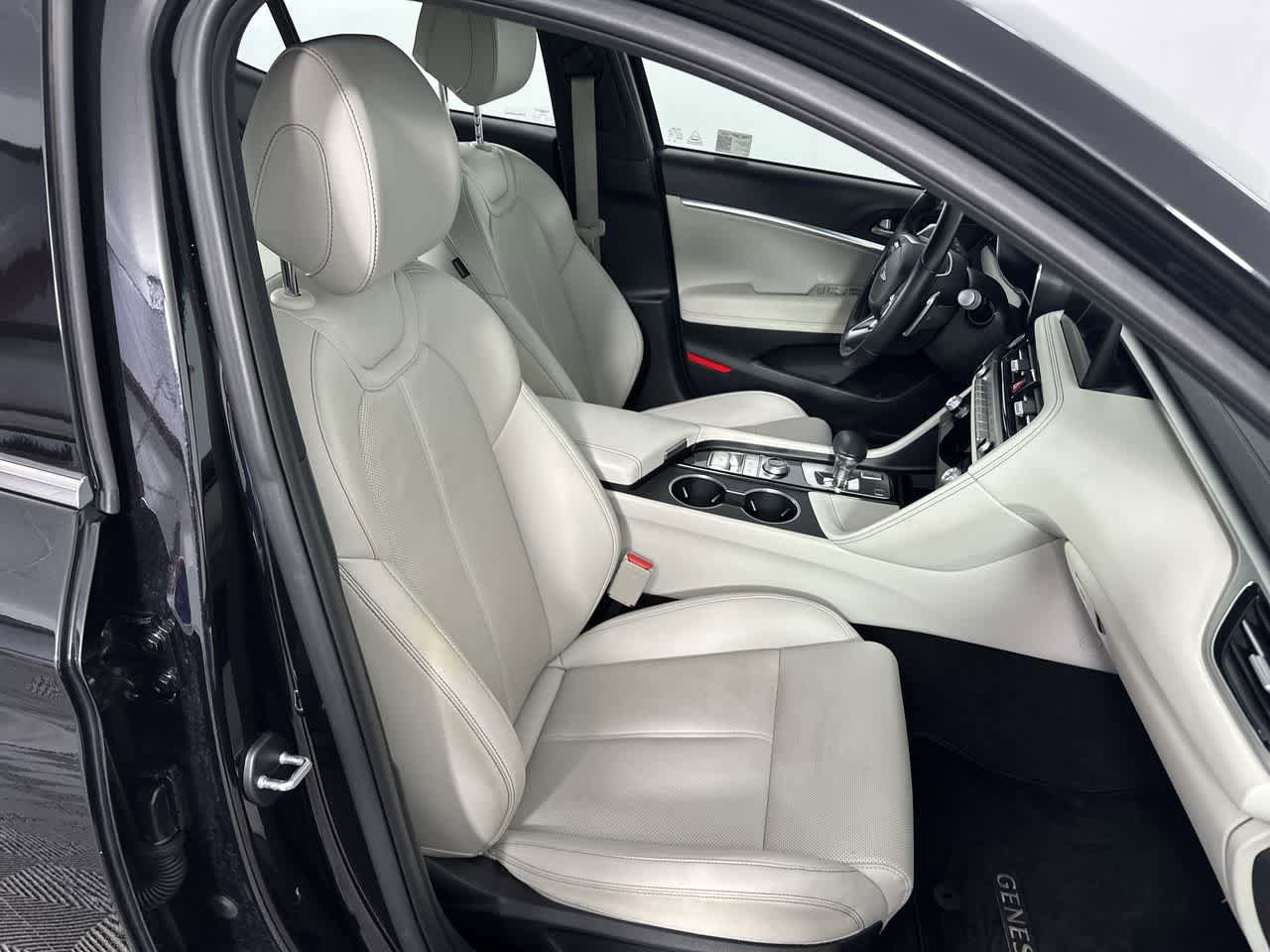 Used 2025 Genesis G70 2.5T image 20