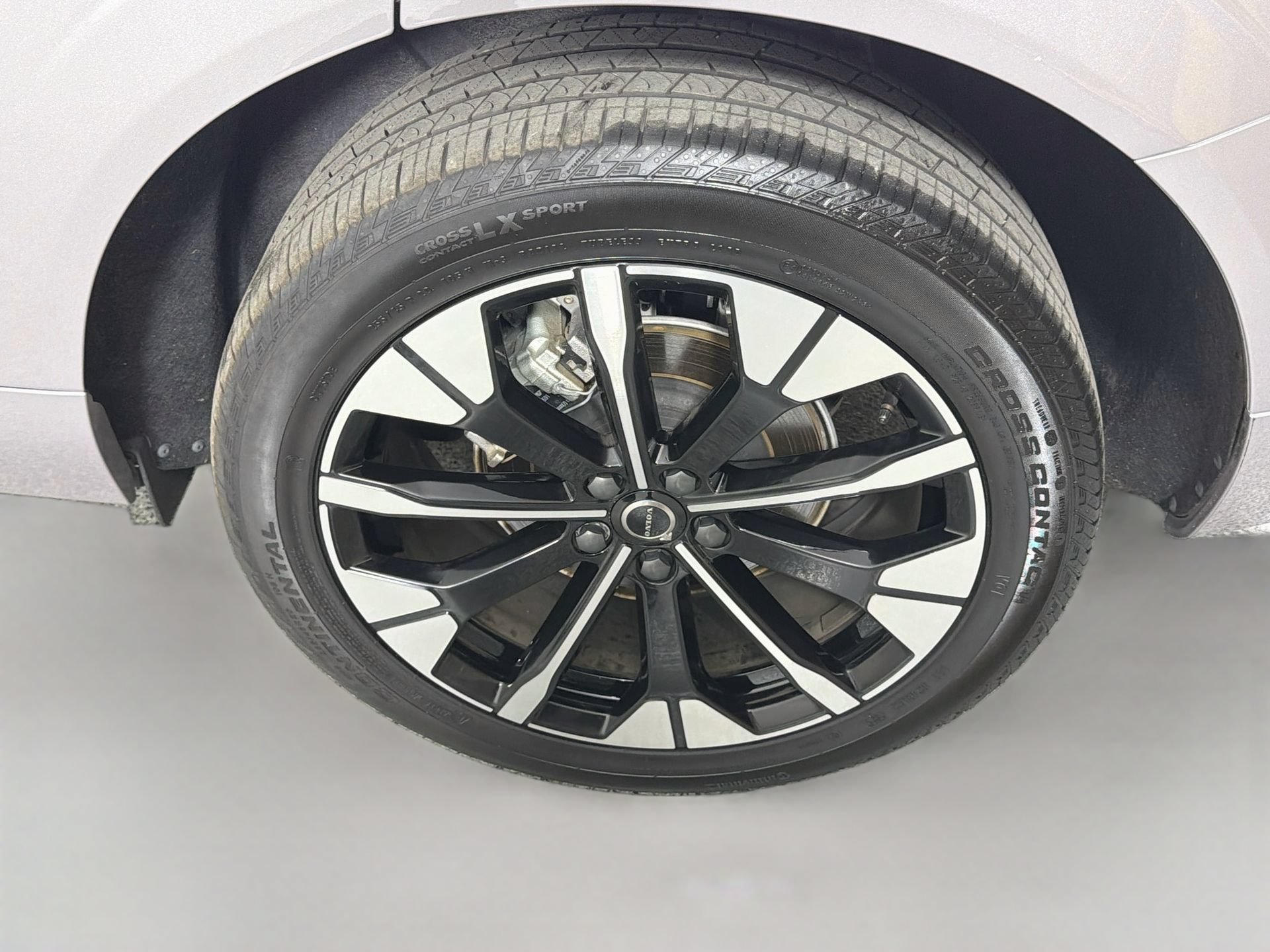 Certified 2026 Volvo XC60 B5 Plus AWD/4WD image 31