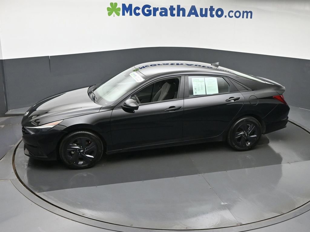 Certified 2023 Hyundai Elantra SEL FWD image 17
