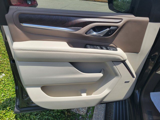Used 2021 GMC Yukon Denali w/ Denali Premium Package RWD image 13