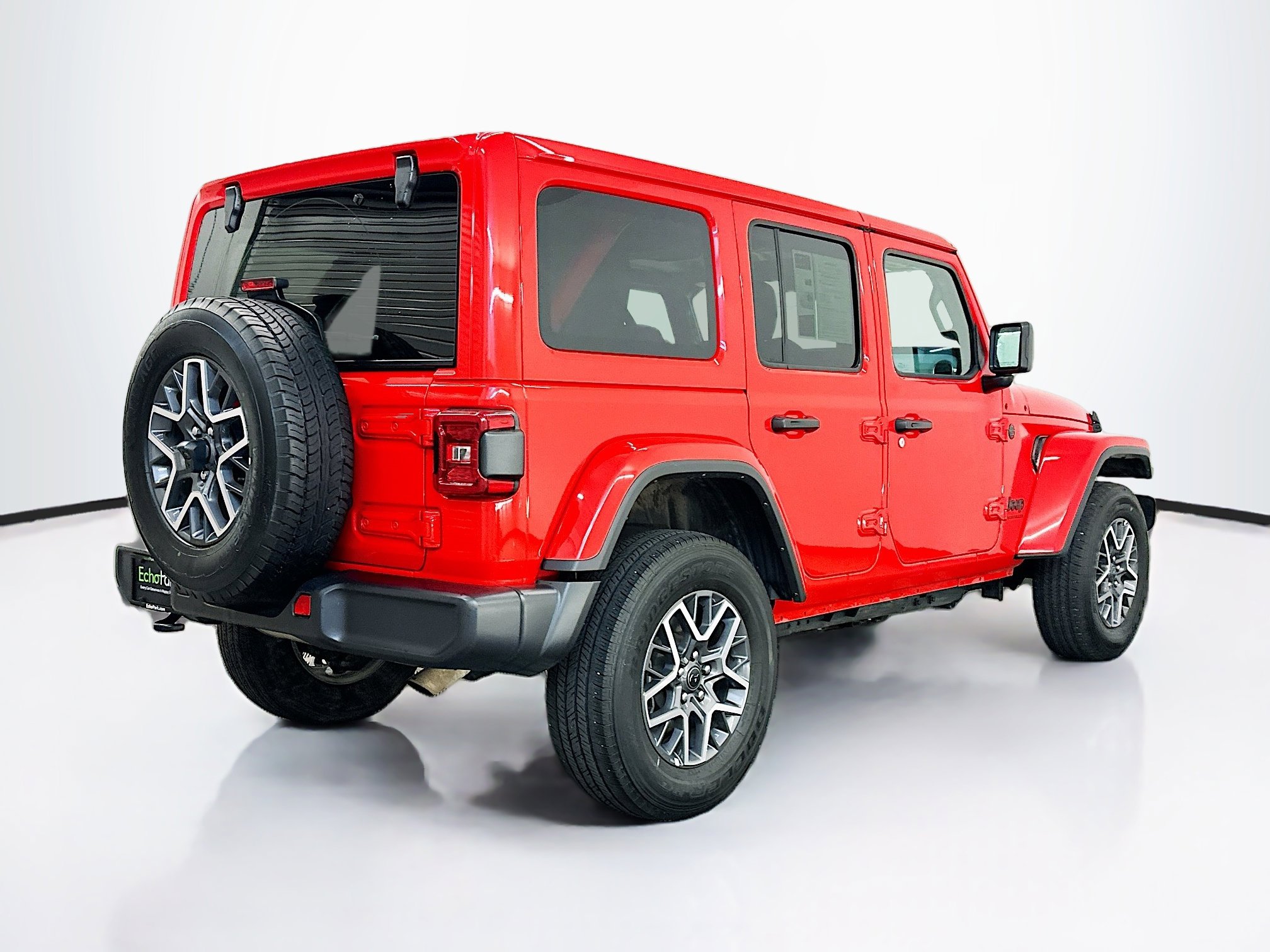 Used 2025 Jeep Wrangler Sahara image 9