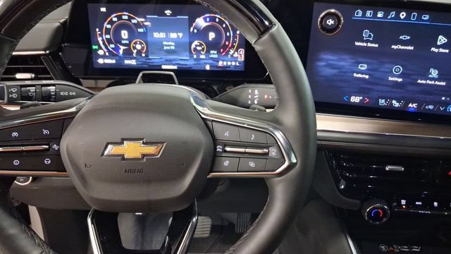 Used 2025 Chevrolet Tahoe High Country AWD/4WD image 13