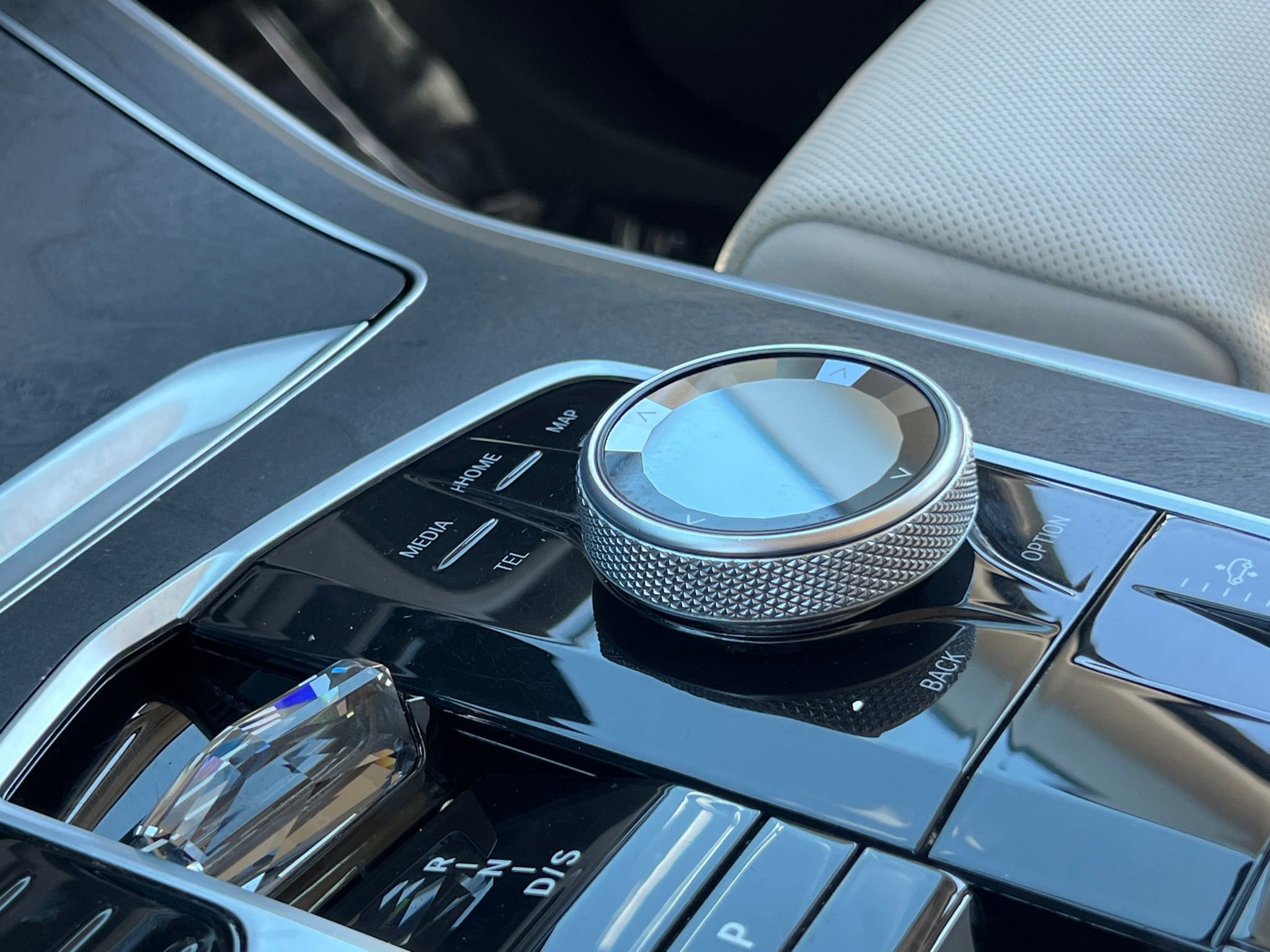 Used 2024 BMW X7 xDrive40i w/ Executive Package image 34