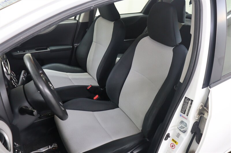 Used 2014 Toyota Yaris LE FWD image 15