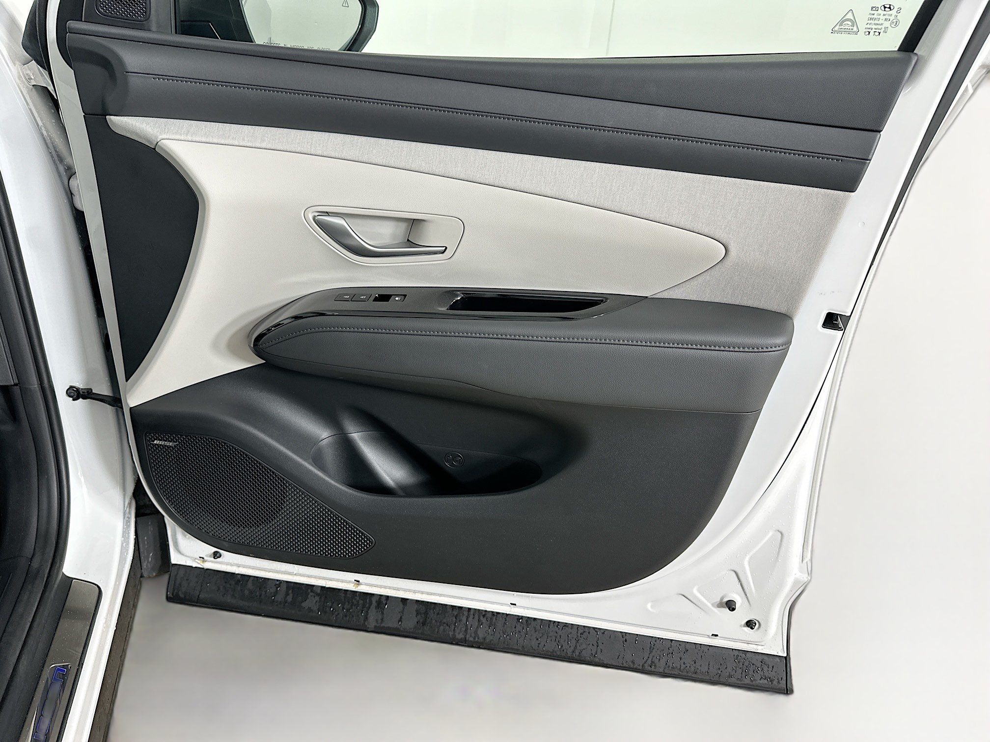 Used 2025 Hyundai Tucson Limited FWD image 33