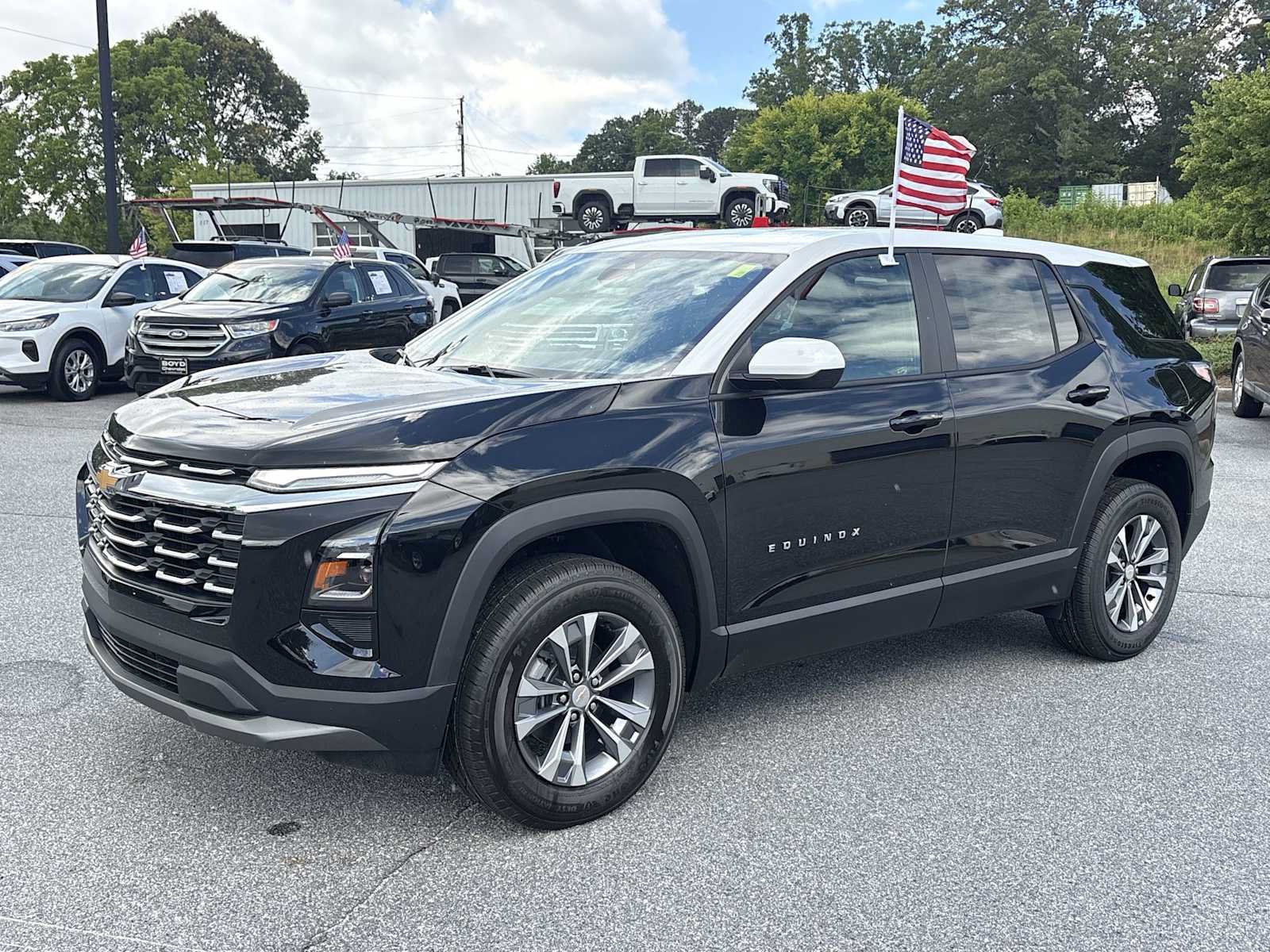 New 2026 Chevrolet Equinox LT FWD image 2