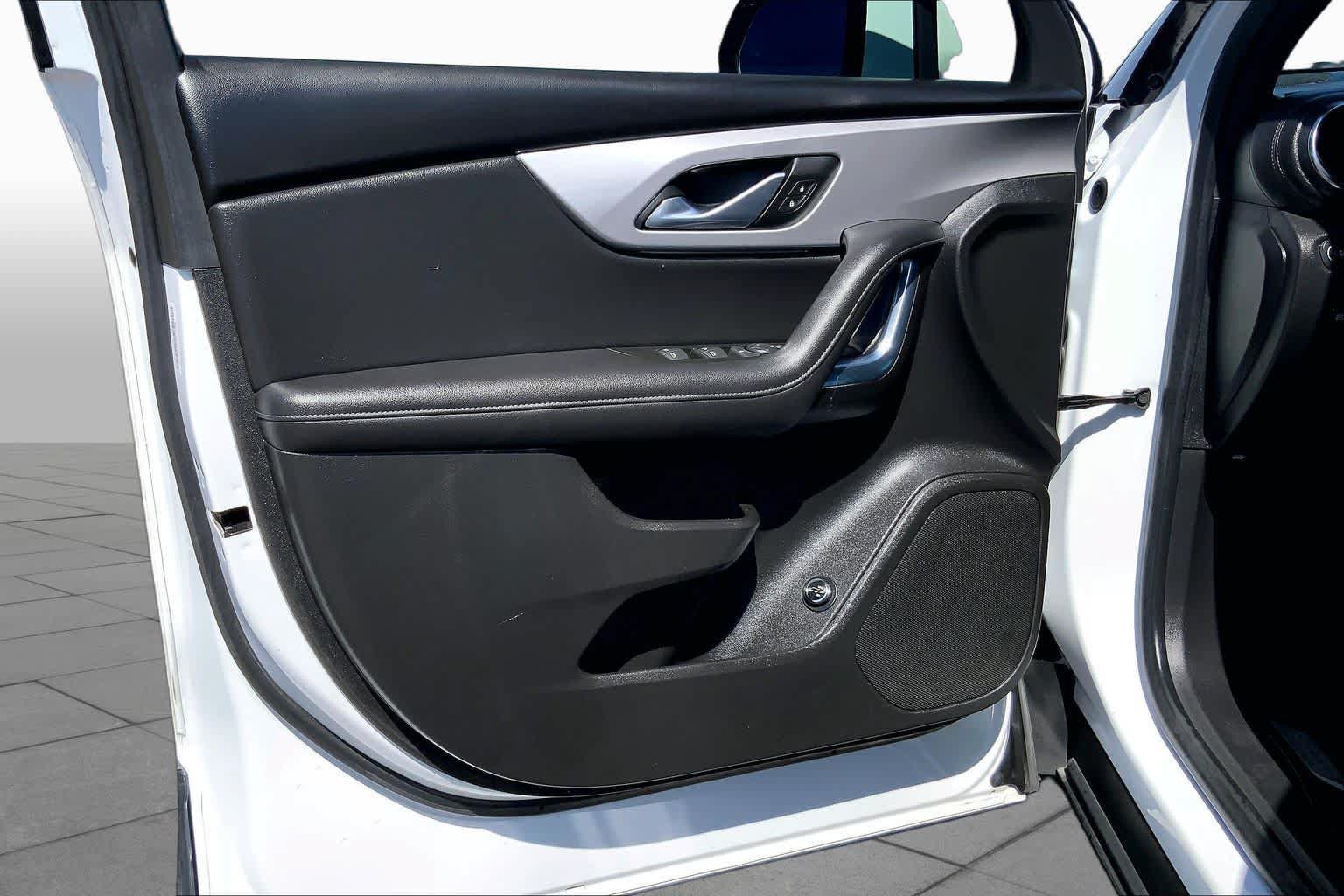 Used 2022 Chevrolet Blazer LT w/ LPO, Black Accent Package FWD image 22