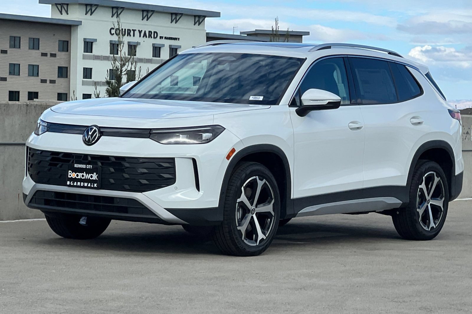 New 2026 Volkswagen Tiguan SE AWD/4WD image 8