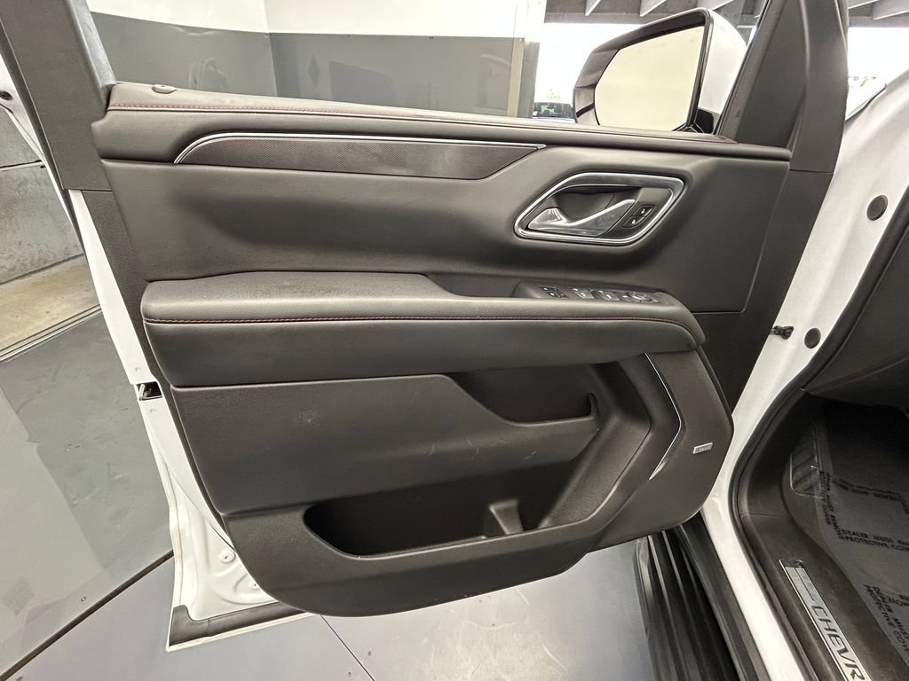 Used 2024 Chevrolet Suburban RST RWD image 11