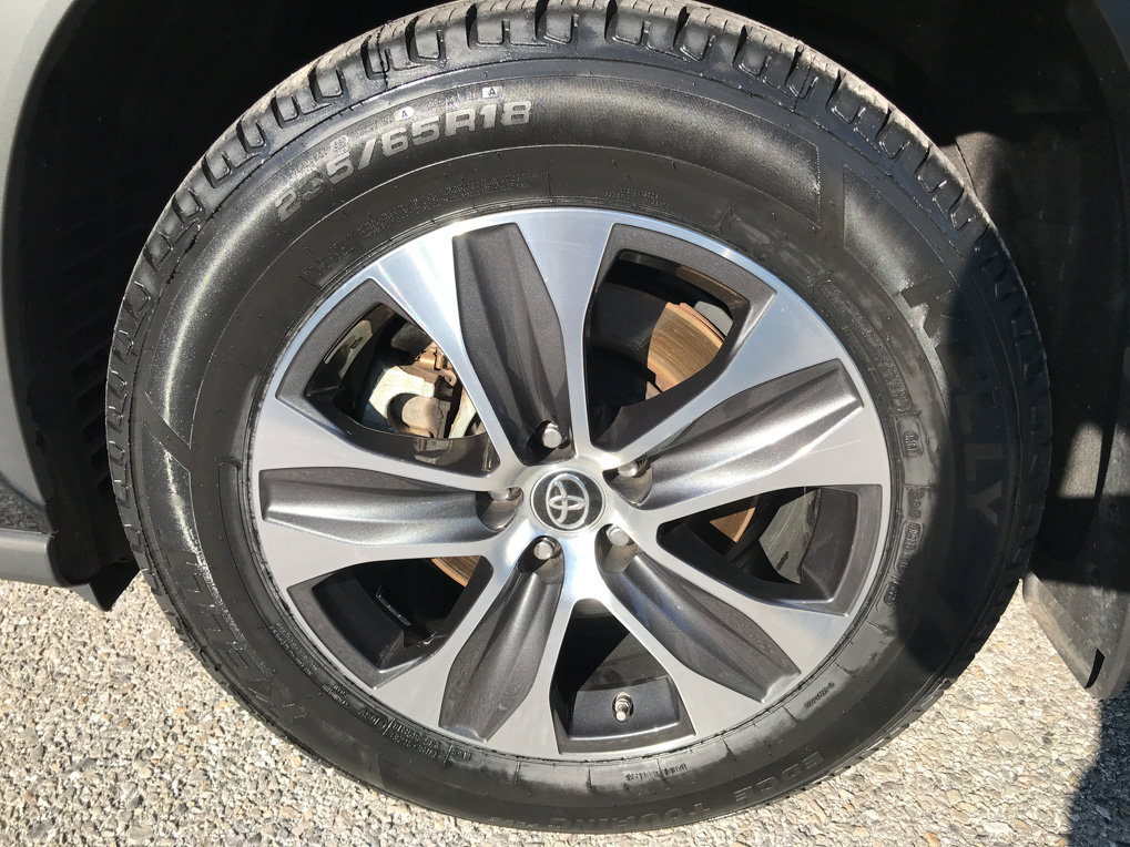 Certified 2020 Toyota Highlander XLE AWD/4WD image 14