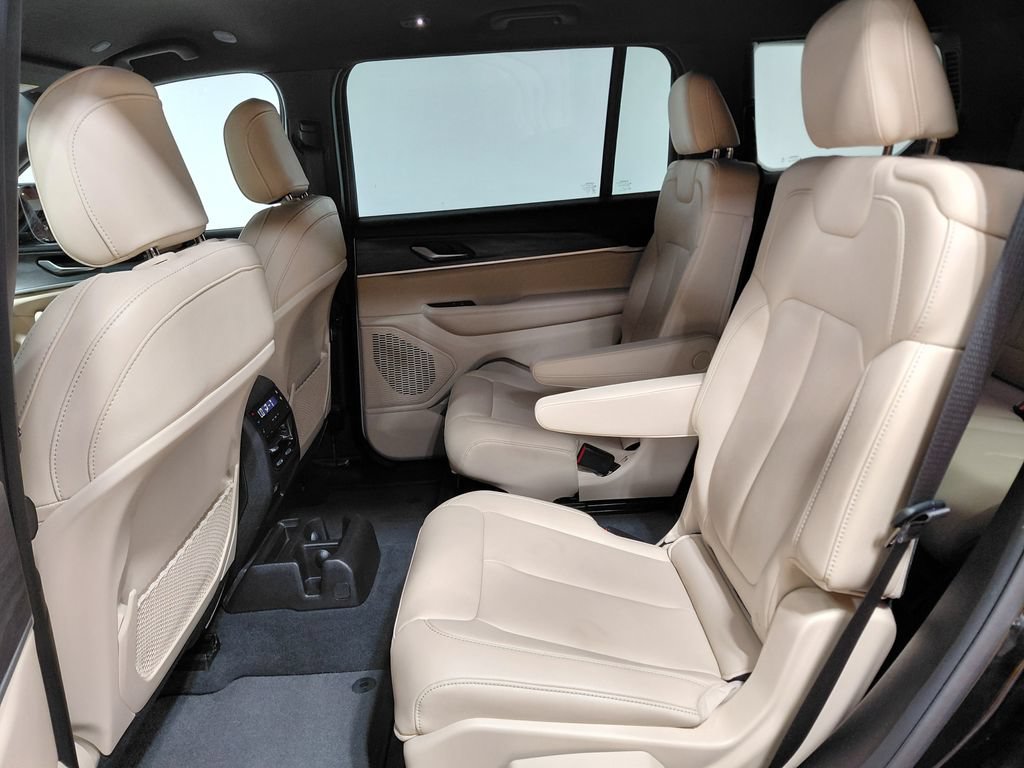 Used 2023 Jeep Grand Cherokee L Limited AWD/4WD image 45